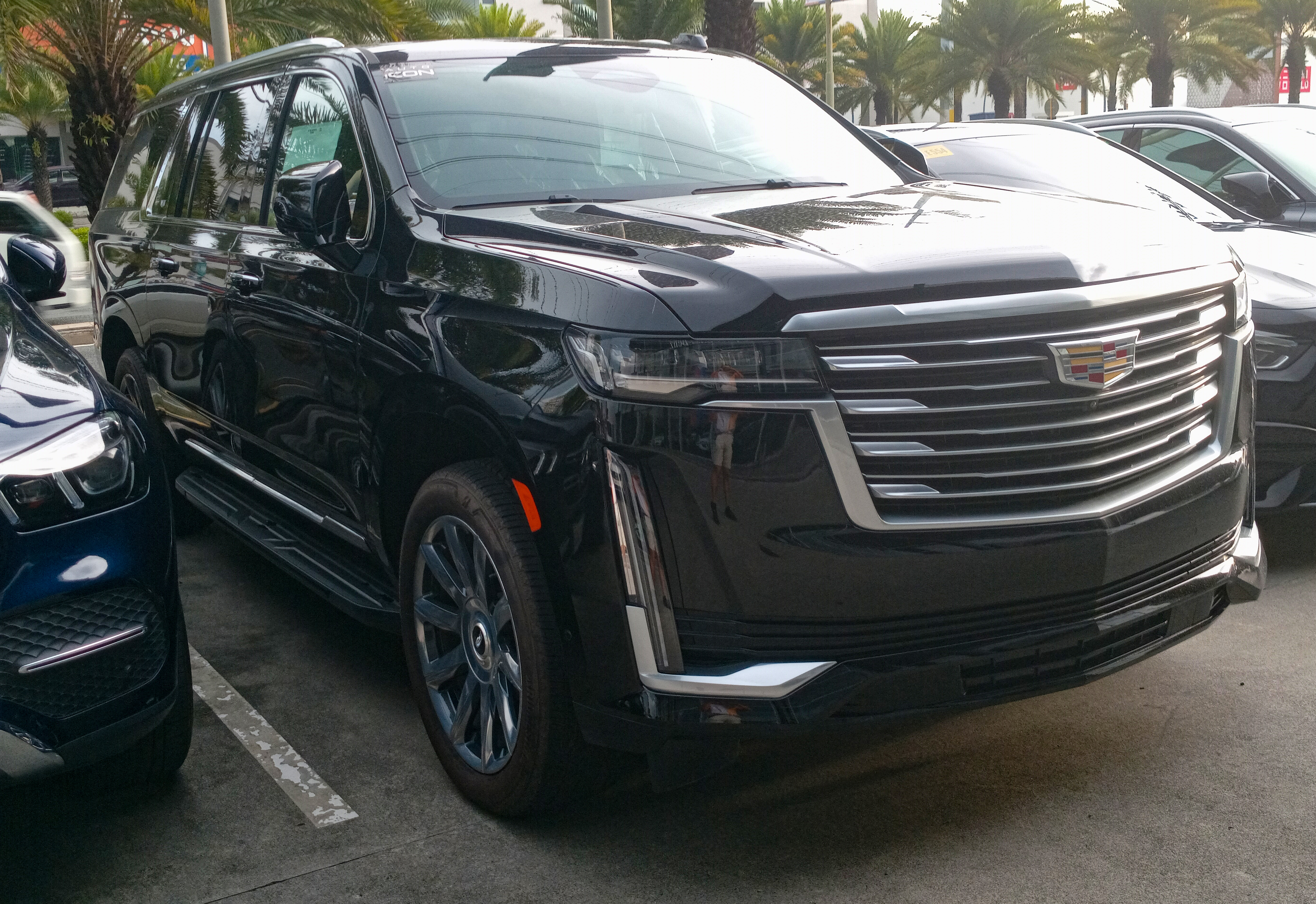 Black Cadillac Escalade ESV