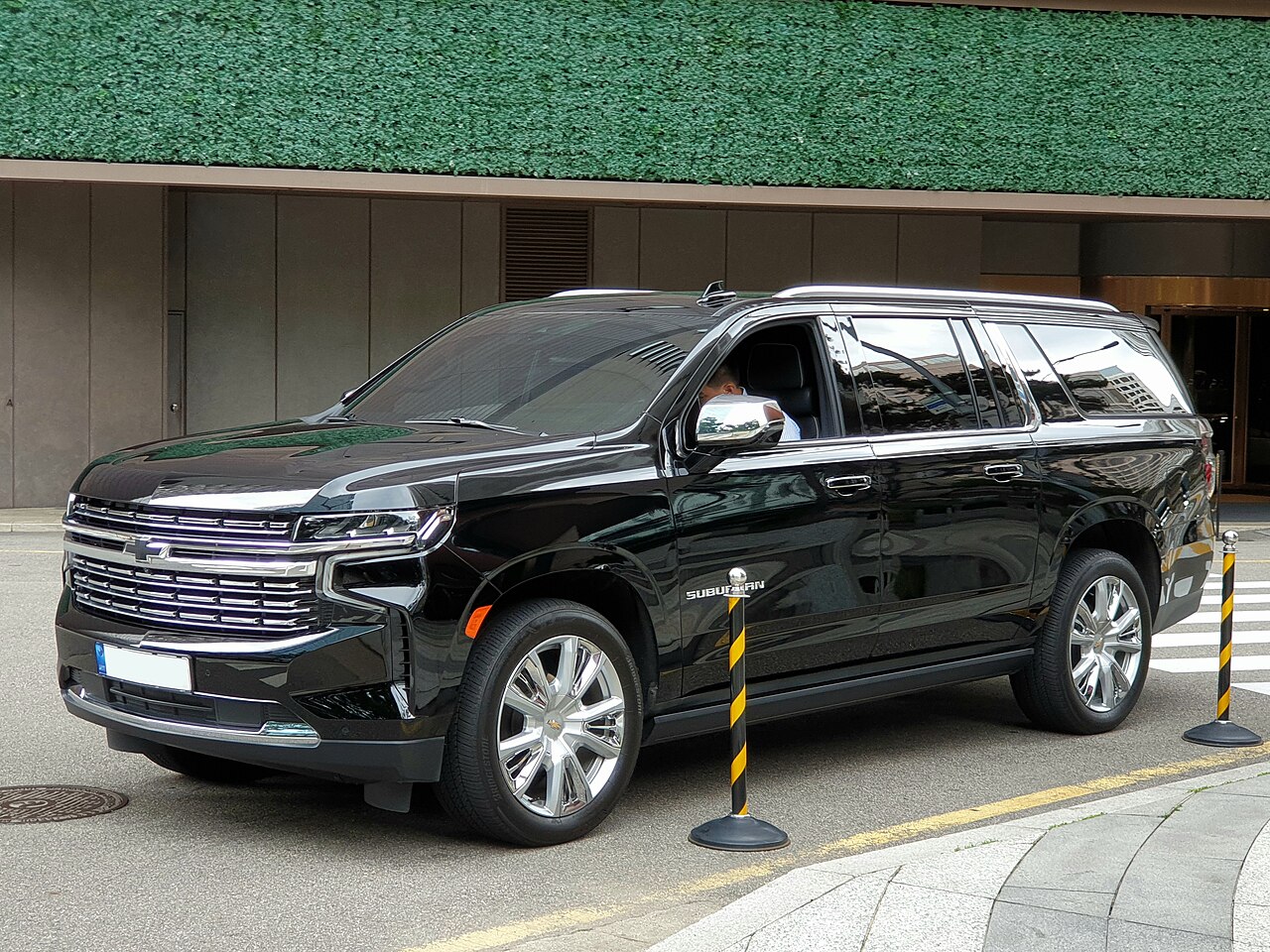 Chevrolet Suburban SUV
